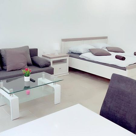 וינה Queen Apartment 4P Wl מראה חיצוני תמונה